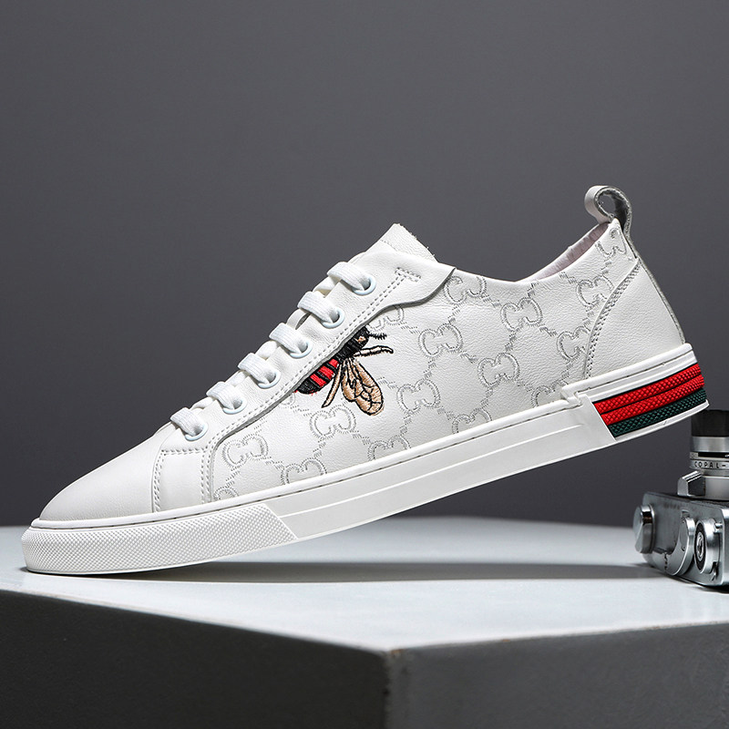 European Station 2022 New Summer Leather Casual Shoes Embroidered Bee Trend Men's Korean Version Pure Leather Sneakers Men