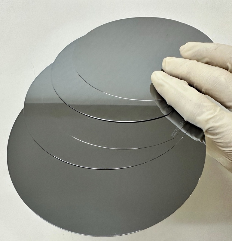Silver Wafer 150Um 200Um 300Um Pictures, Real Photos, Front Surface Graphics, Mirror Polishing Available Silver Wafer 150Um 200Um 300Um Pictures, Real Photos, Front Surface Graphics, Mirror Polishing Available