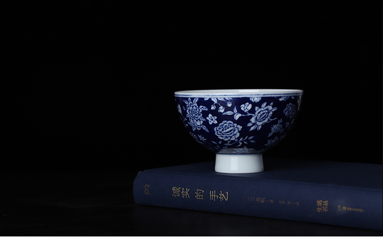 Offered home - cooked ju long up controller blue to white flowers footed bowl of jingdezhen ceramic bowl by hand