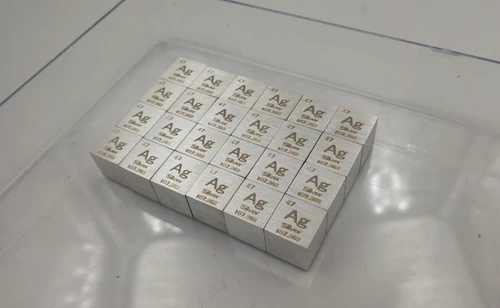 Металлический серебряный кубический кубический периодический феномен Куб Куб Куб.