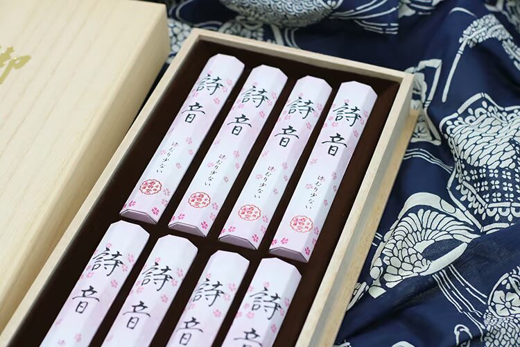 Nhật Bản Chunxiangtang [Thơ] Dòng hương trầm / hương hoa nhẹ / khói vi mô / 8 bó paulownia - Sản phẩm hương liệu vong tay tram huong