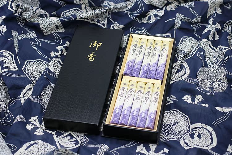trầm cảnh Nhật Bản Chunxiangtang [Chuncui] Dòng nhang đầu xuân ướp lạnh 10 bó hộp sơn đen - Sản phẩm hương liệu giá gỗ trầm hương