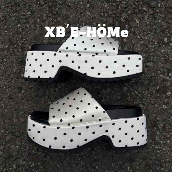 Xiaobai E's Satin Polka Dot Thick-Soled Open-Toe Slippers for Women 2026 New Model Outdoor Fashion Sandals