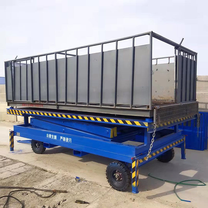 Mobile unloading pig lifting platform for pig lifting platform to lift and drop the pig ramp electric lifting and landing on the pig table