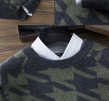 Round neck thickened solid color warm wool sweater