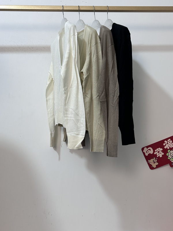Benefits Cleared! Cabinet Clearance~ Old Money Simple and Natural Linen V-Neck Cardigan, Lightweight and High-Quality