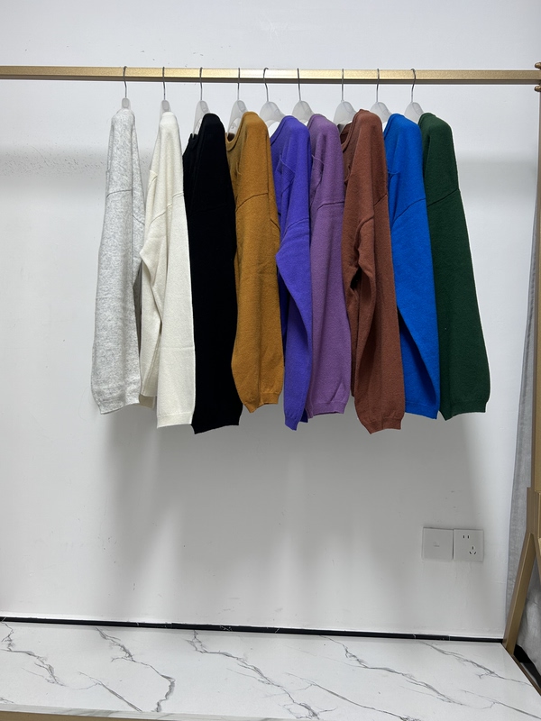 Super Value Discount! Limited Edition Baby Goat Cashmere Round Neck Sweater with Diagonal Pockets, Loose and Warm, Must-Have! Super Value Discount! Limited Edition Baby Goat Cashmere Round Neck Sweater with Diagonal Pockets, Loose and Warm, Must-Have!