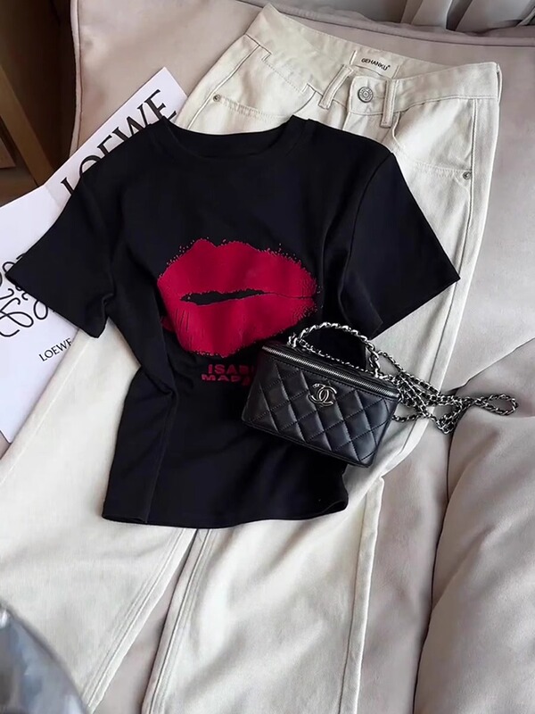 Korean-Style Red Lip Print Black Short-Sleeved T-Shirt for Women 2024 Summer New Slim Fit Versatile Light Mature Style Top