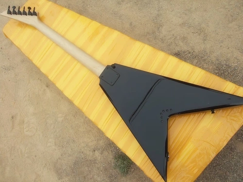 Flyoung RR5 Alien Wallowlailtail V -образная дивизия дивизии 24 Продукт 24 роза пальцем черный черный пианино тело