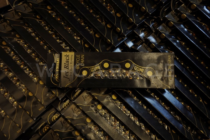 izumi chain jeet black gold buckle bicolor field dead fly single speed bike chain
