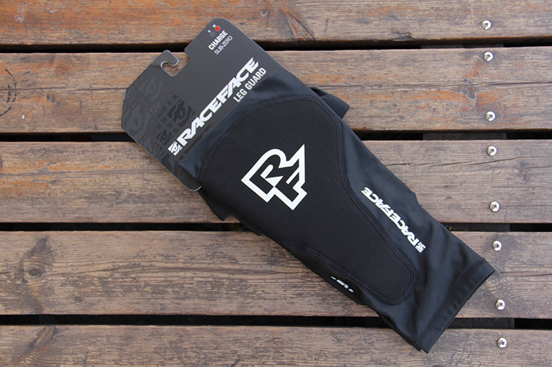 RACEFACE CHARGE zub-zero winter XC forest road mountain bike soft knee pads