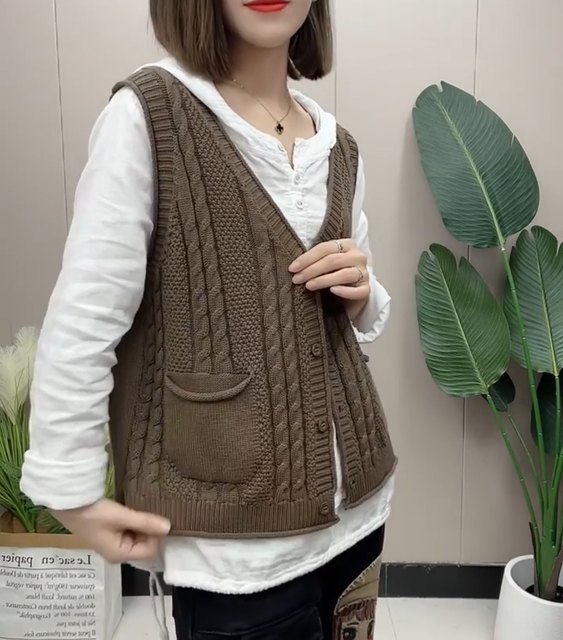 2023 Spring Knitted Vest New Sweater Mom Knitted Sweater New Personalized Single Layer Versatile Button