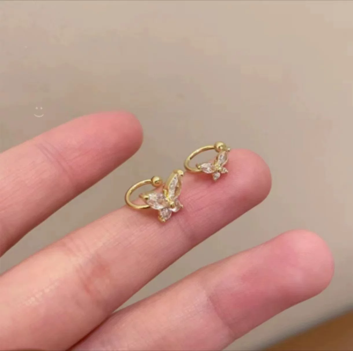 Летние клипсы для ушей, изысканные небольшие серги, стиль light luxury, простой и элегантный дизайн, без прокола