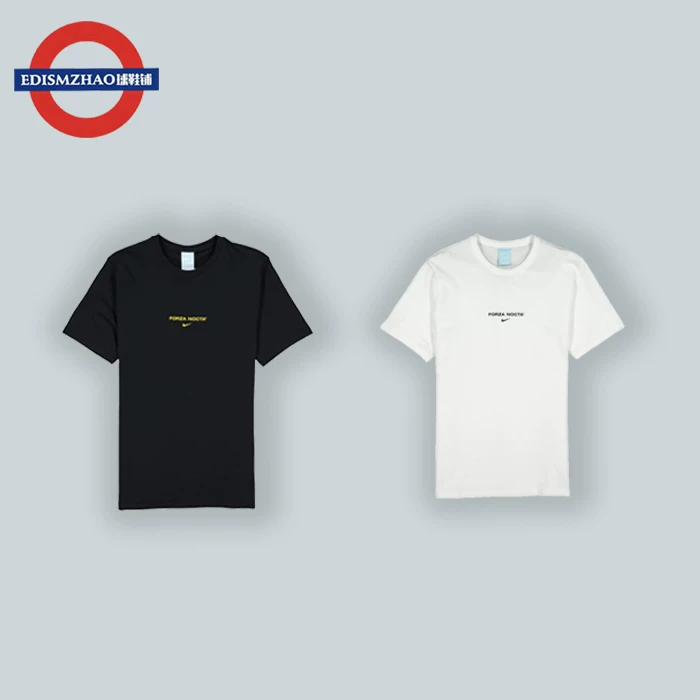 Nike x Drake NOCTA Nike Name черно-белая футболка с коротким рукавом и высоким воротом DA4107-010