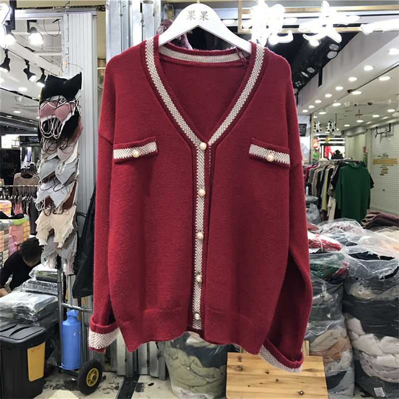 Small fragrant wind V neckline Coloured red cashmere cardiovert jacket 2021 Autumn loaded with pearl buckle large outer lap sweater female short jacket