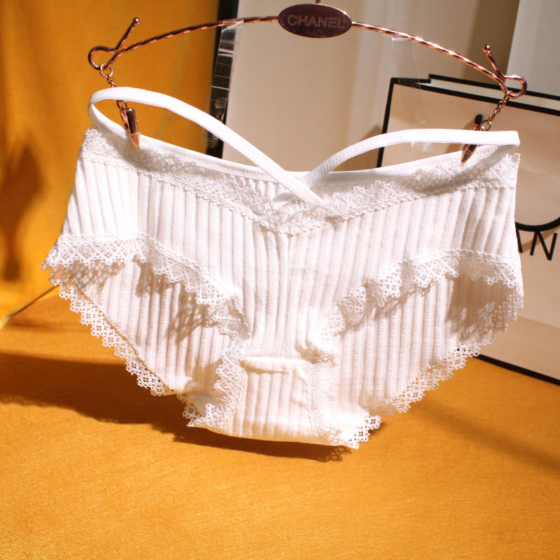 The texture is nice and comfortable pure cotton fine with cross low waist lace underpants sexy seductive white black triangle pants