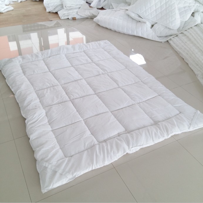 Mattress thickening Double single hospital hotel hotel hotel student school protection pad quilt bed mattress