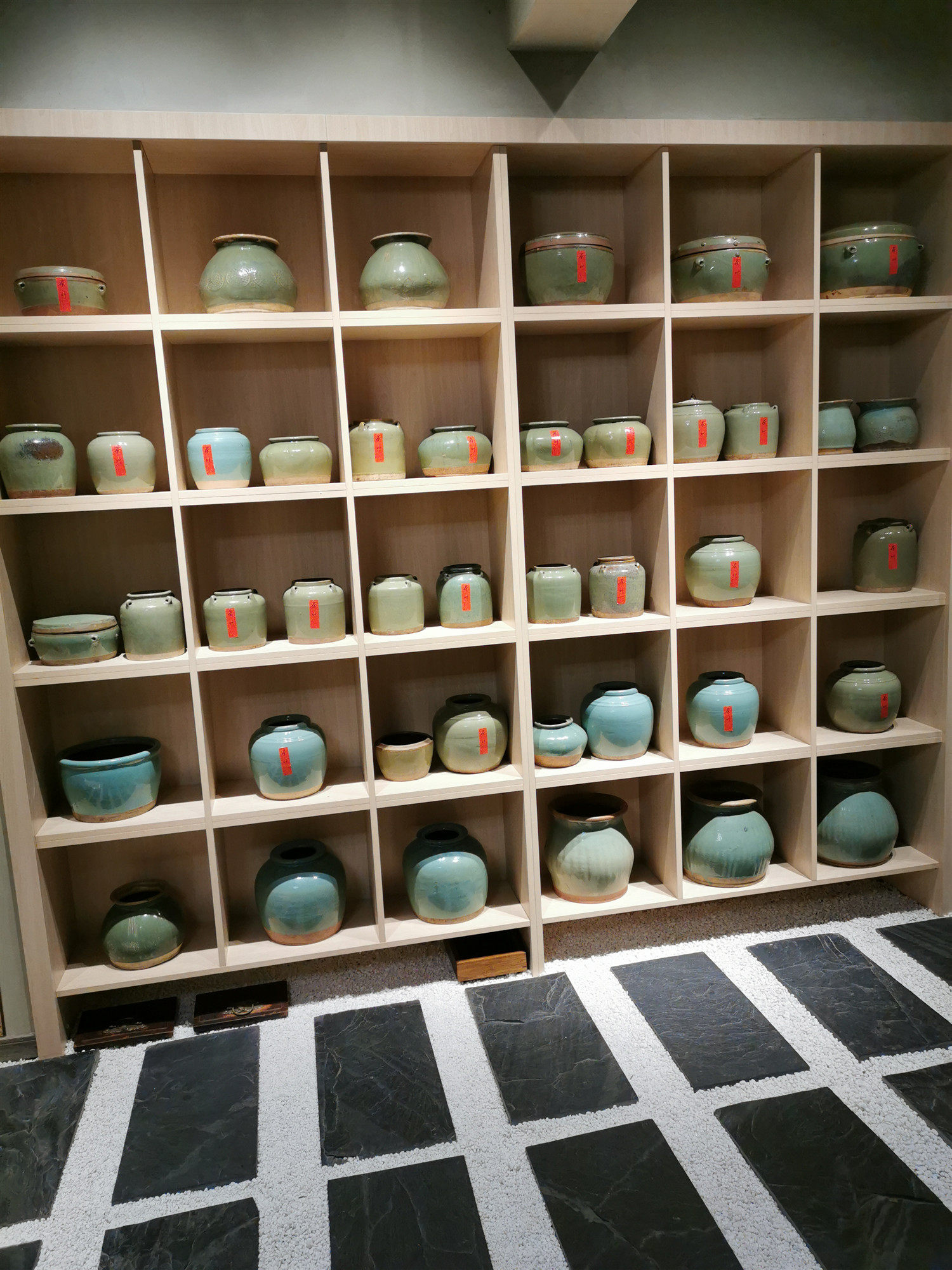 Cloth Yuanji Green glaze old pot Chinese decoration Antique bed and breakfast decoration green glaze vase