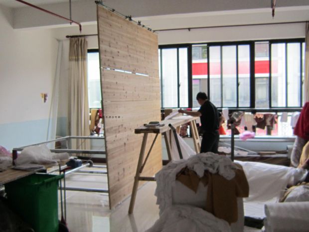 Khách sạn khách sạn khách sạn chăn trắng bao gồm nhà sản xuất bộ đồ giường cotton bông polyester bông con dấu hoa trắng - Quilt Covers mền