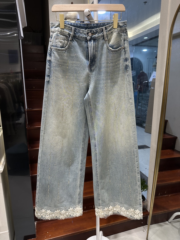 European Station 2026 Spring New Dong,One Versatile Rhinestone Embroidered Slimming Straight-Leg Jeans for Women 2692 P