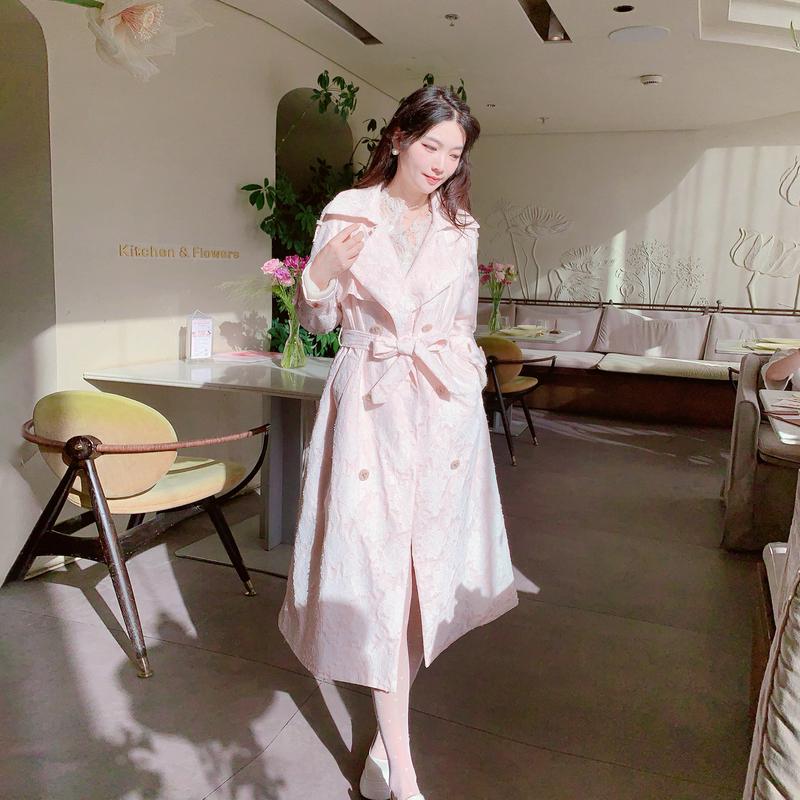 Missluxury【Lace Dream】Pink Lace Chanel-Style Trench Coat for Women, Slim-Fit Long Coat with Lapel for Autumn Missluxury【Lace Dream】Pink Lace Chanel-Style Trench Coat for Women, Slim-Fit Long Coat with Lapel for Autumn