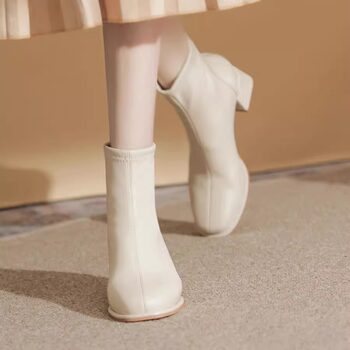 Mr. Wei Can Wear Thick-Heeled Slim Boots for Everyday Wear, Fashionable and Versatile Short Boots for Women, Comfortable Soft-Soled White Martin Boots for Women