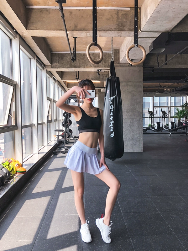 Casual chống ánh sáng giả quần short thể dục hai mảnh lỏng lẻo nhanh khô nhanh thoáng khí thể thao mỏng chạy yoga quần váy ngắn - Quần thể thao quần the thao nam 