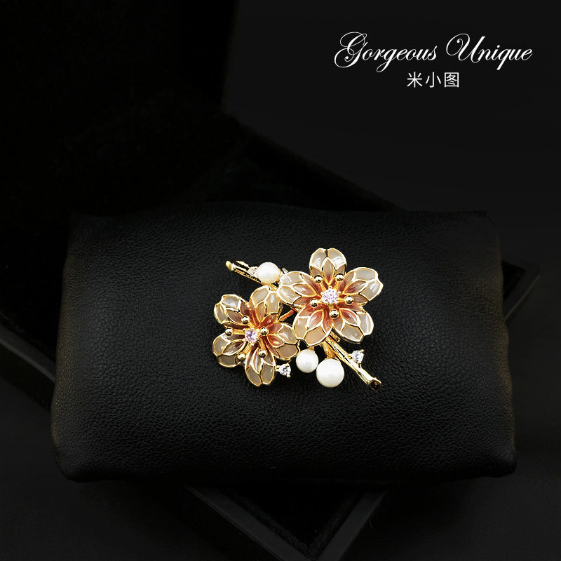 Especially exquisite high-grade color diamond zircon flower brooch jacket sweater corsage atmospheric brooch accessories 555