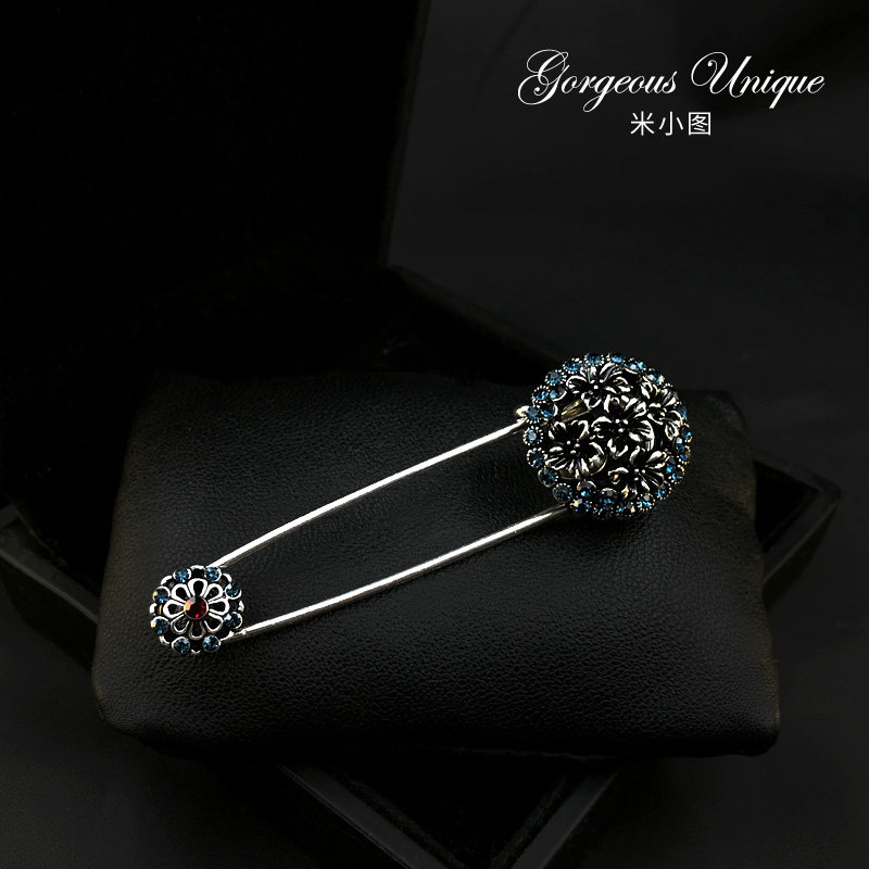 Retro high-end refined cape Shoulder Buttons Ladies' Hooch Coat Big Bigpin Brooch Brooch Brooch Chest Flower Accessories Scarves 571