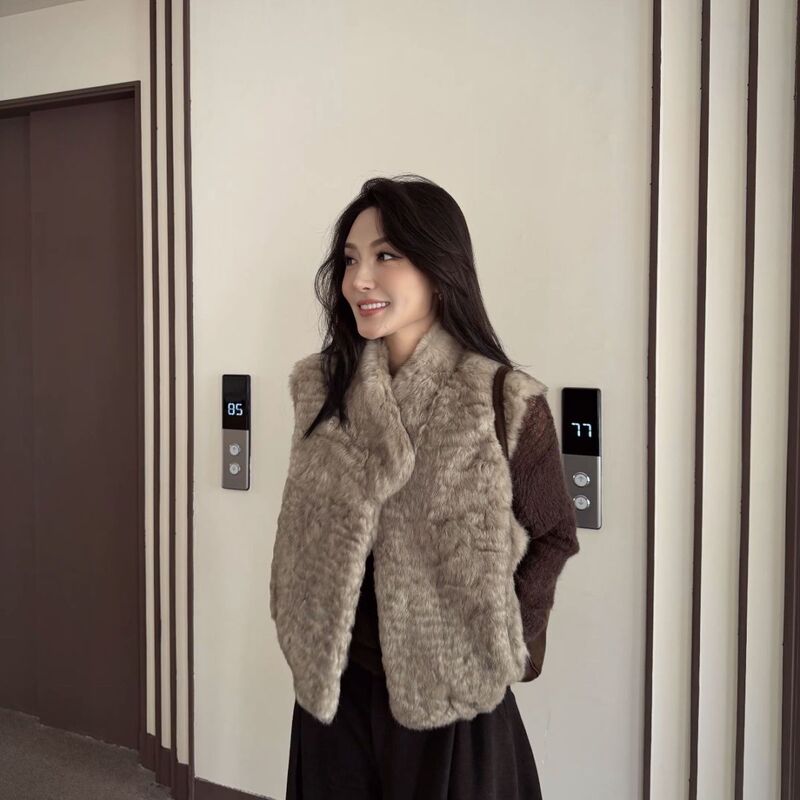 Li Ynuo's 100% Rabbit Fur Vest Jacket