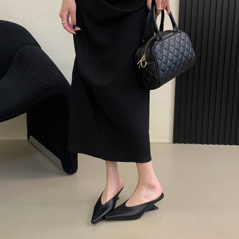Elegant Pointed-Toe Platform Heeled Mules for Women, Slip-On Closed-Toe Half-Slippers, High-Heeled Mules for Summer Elegant Pointed-Toe Platform Heeled Mules for Women, Slip-On Closed-Toe Half-Slippers, High-Heeled Mules for Summer