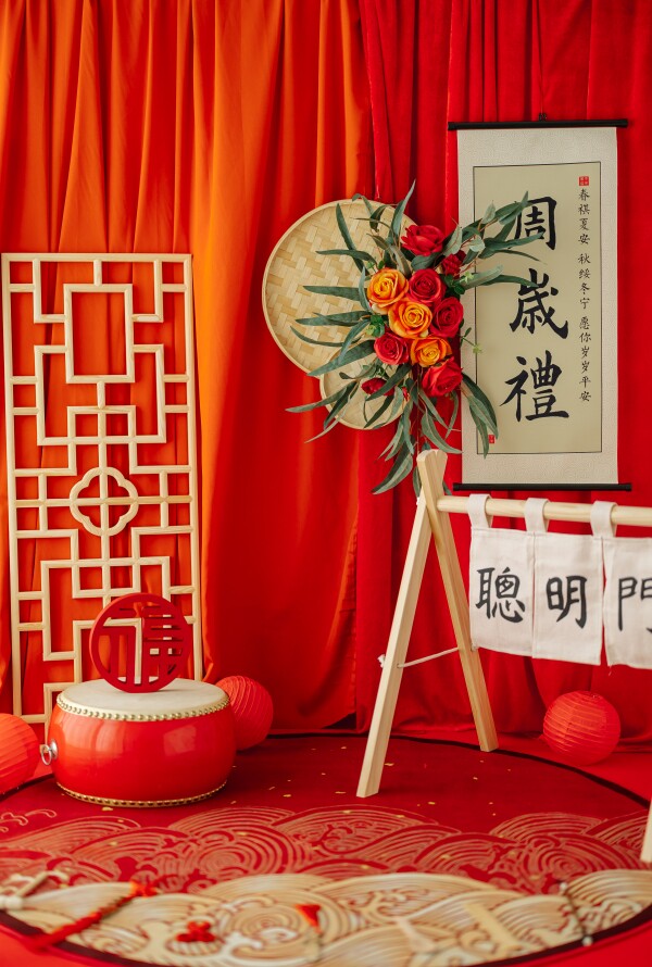 New Chinese male and female baby age arrest Zhou Lilly party scene arrangement props red one-year-old dress photo clothes-Taobao