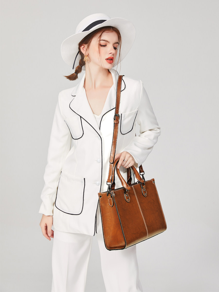 Upscale ladies genuine leather handbag 100 lap fashion casual oil wax single shoulder inclined satchel stitching pure color scapegoat