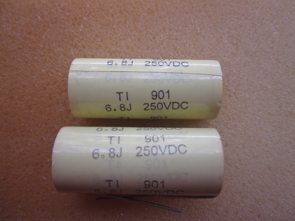 Import US IT Axial Audio Coupling Capacitor 6 8uf250VDC 685 250VDC