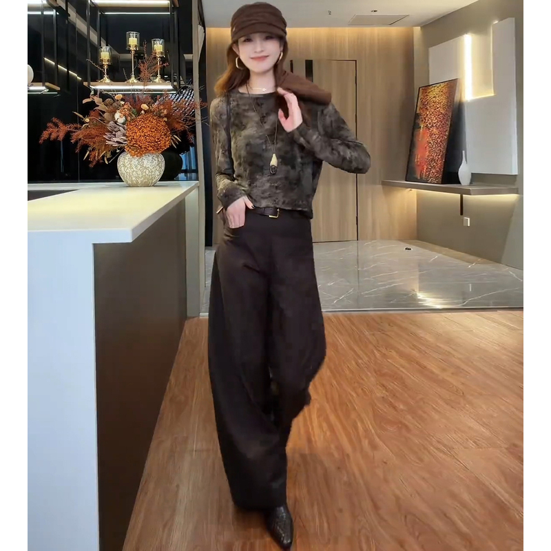 Korean Style Outfit Set for Women, Early Autumn, Super Trendy Retro Niche Style, Age-Reducing Tie-Dye Long-Sleeve Top and Wide-Leg Pants Two-Piece Set Korean Style Outfit Set for Women, Early Autumn, Super Trendy Retro Niche Style, Age-Reducing Tie-Dye Long-Sleeve Top and Wide-Leg Pants Two-Piece Set