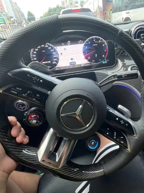 Suitable for old Mercedes-Benz modified new AMG carbon fiber steering wheel AECSG-class GLC260GLECLSGT