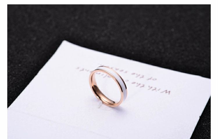 Phiên bản Nhật Bản và Hàn Quốc của khí chất titan thép mạ vàng hồng vàng đôi nhẫn đôi nam nữ chỉ số nhẫn ngón tay nhẫn nhẫn trang sức mẫu nhẫn nữ đẹp 2021