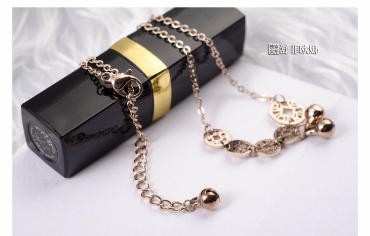 Phiên bản Hàn Quốc may mắn chuyển đồng xu chuông mạ vàng hồng 18K bằng vàng titan thời trang vòng chân nữ màu vàng trang sức chân nhẫn vòng đeo chân nữ bằng vàng