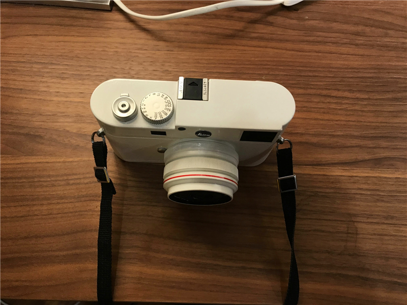 New white model-retro camera model model hand-held props Office ornaments Overall cabinet display cos photography