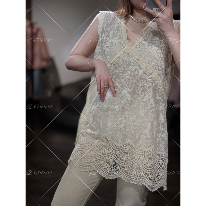 【Exquisite Fat Sister】Plus-Size Lace Crochet V-Neck Tank Dress with Hollow Lace Layered Sleeveless Base Top
