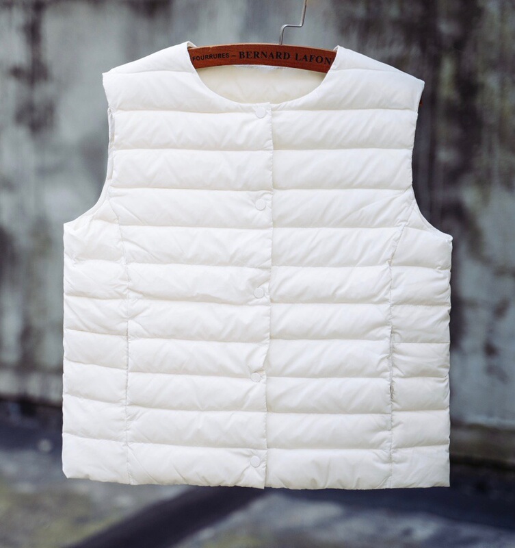 Women's Simple Style Inner Layer Goose down Vest Lightweight down Jacket for Mothers