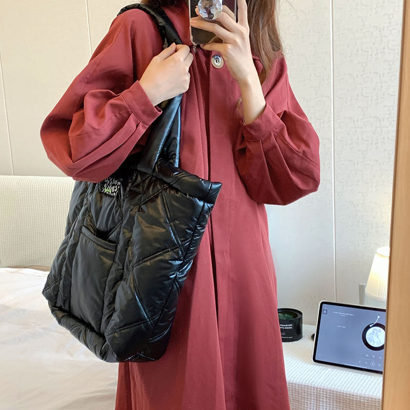 Сумка huridom 2023秋冬新款菱格托特包女羽绒包小众大容量单肩包棉服包