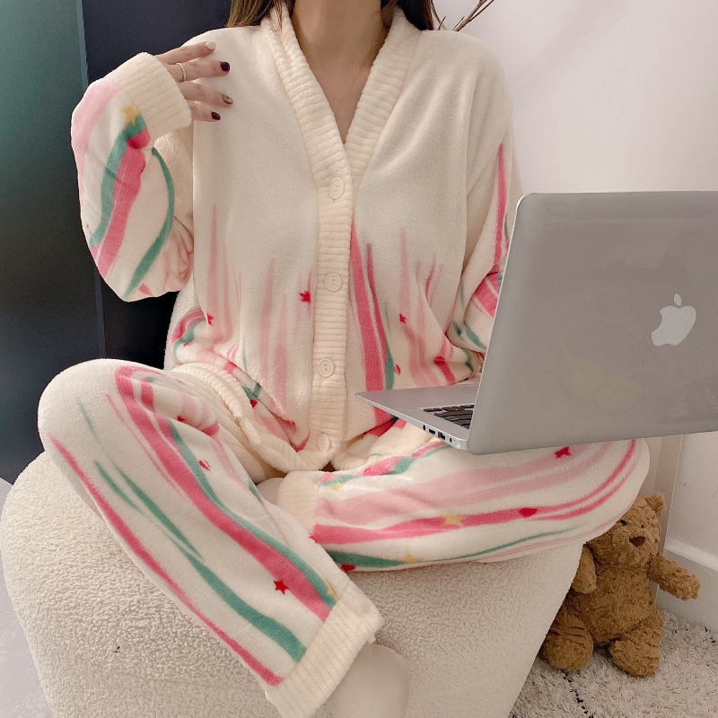 110kg Plus-Size Women's Pajamas for Autumn and Winter, Fleece-Lined and Thickened Flannel, Warm, Two-Piece Set for Plus-Size Women, Can Be Worn Outside