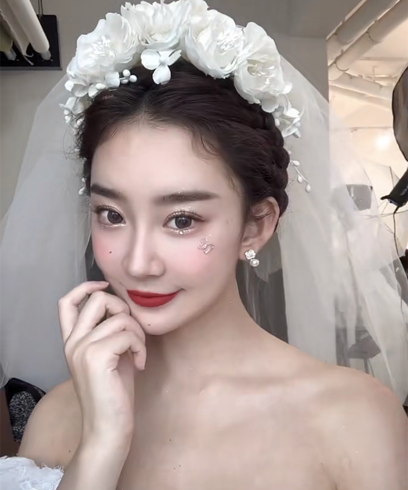 Retro super-fantastic flowers bride bride headdress to write real wedding photography and makeup jewelry