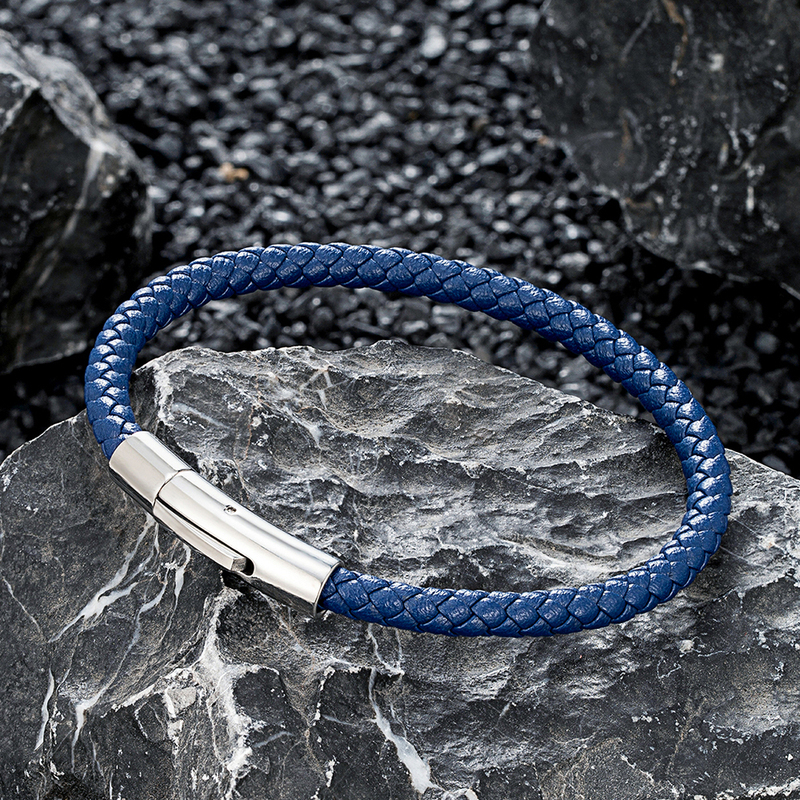 Fashionable Leather Rope Bracelet for Men, Genuine Leather Bracelet, Red, High-End, Simple, Couple Bracelet, Gift for Men and Women, Titanium Steel Fashionable Leather Rope Bracelet for Men, Genuine Leather Bracelet, Red, High-End, Simple, Couple Bracelet, Gift for Men and Women, Titanium Steel