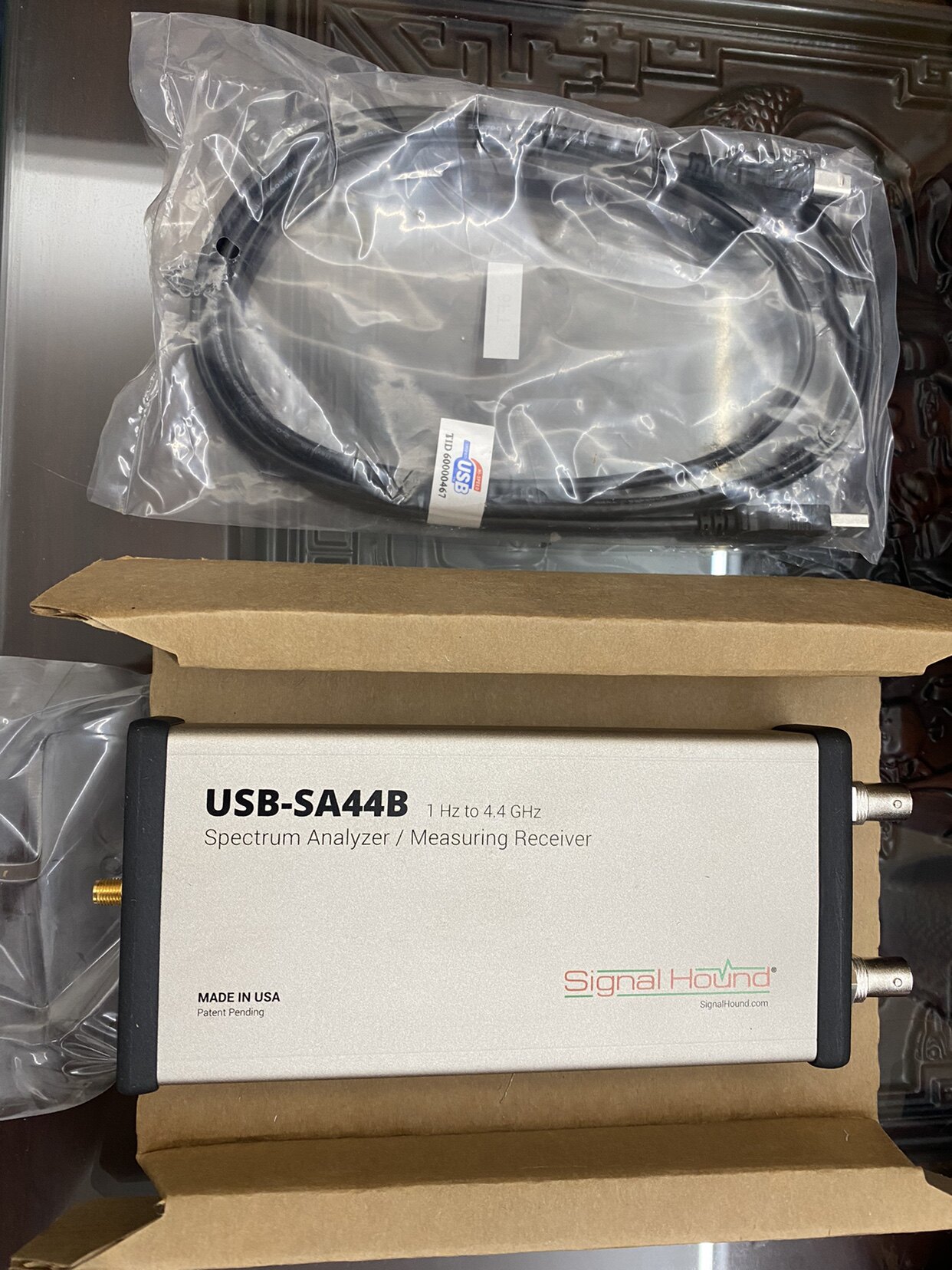 Анализаторы спектра 便携式usb-sa44b频谱分析仪1hz-4.4ghz usb接口虚拟频谱分析仪 Signal hound