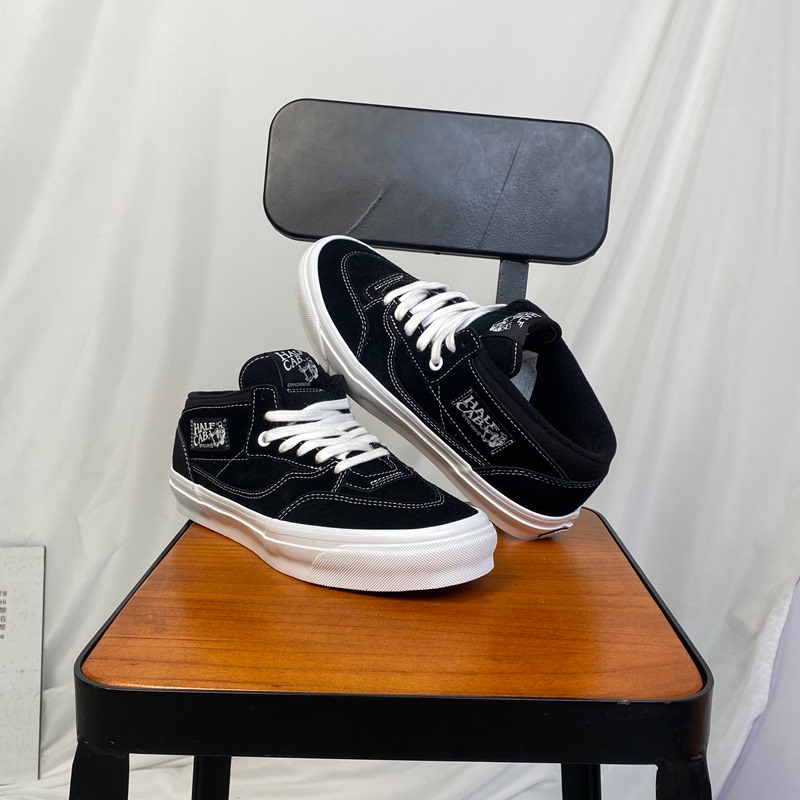 Vans Lx Half Cab Mid-Top Classic Black and White Unisex Casual Sneakers Vn000Cxjbzw Vans Lx Half Cab Mid-Top Classic Black and White Unisex Casual Sneakers Vn000Cxjbzw