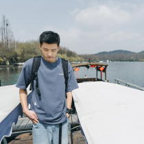 Lu Xiaohu summer dinosaur creative printing short sleeve men trend simple pure color T-shirt men loose base shirt tide