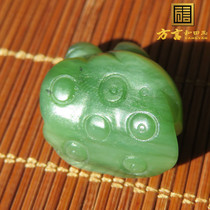 Rare dialect Hetian jade Russian old pit material delicate and unstructured spicy green jasper first-grade clean pendant w2