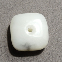 Stunned by dialect Hetian jade boutique Xinjiang characteristic dot ink blue and white warm and delicate peace buckle pendant pendant R2